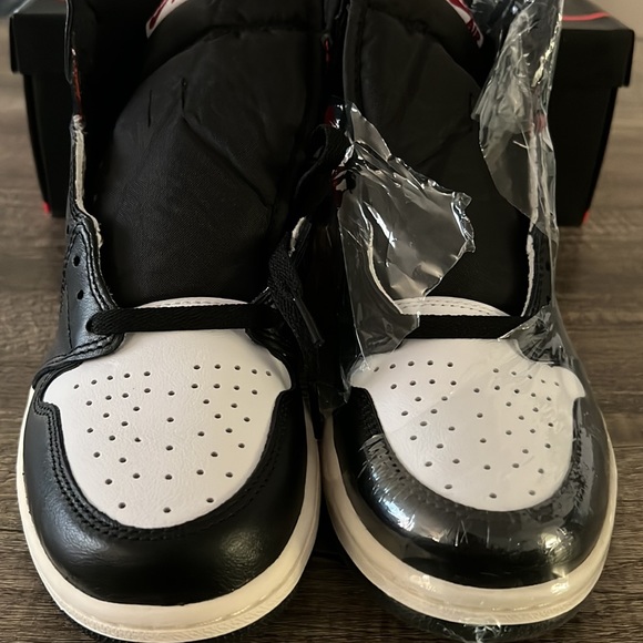 Air Jordan Retro 1 High OG Gym Red - Size M 9 - NWT - Picture 5 of 12